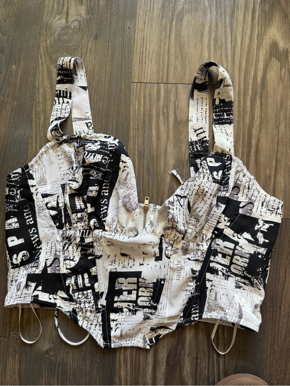 Newspaper Black & White Graphic Crop Top - Women | M